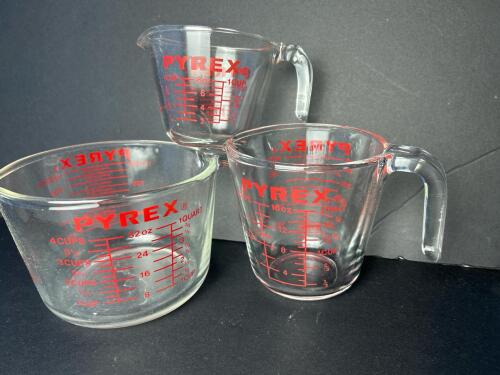Pyrex Glass Measuring Cup Set &ndash; 1, 2, and 4-Cup Sizes with Red Markings
