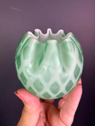 Small Itlaian Murano Green Satin Glass Rose Bowl Vase With Diamond Optic Pattern