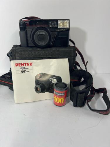 Pentax IQZoom (Zoom 70) 35mm Film Camera Built-in Flash Accessories