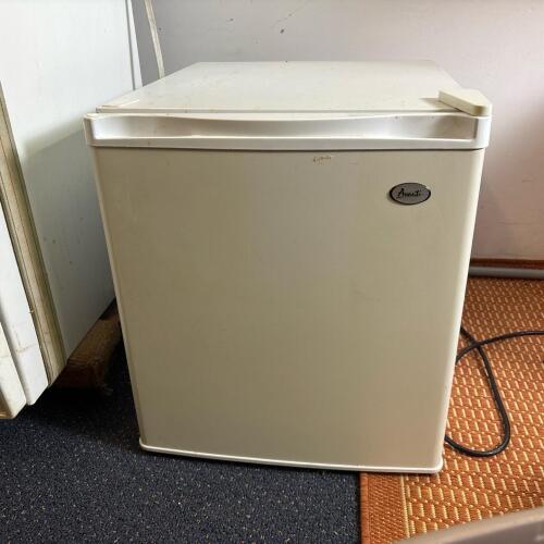 Avanti Mini Fridge