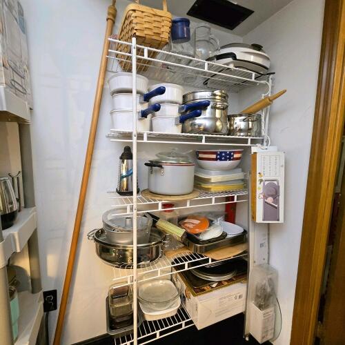 Assorted Kitchen Cookware and Bakeware Lot