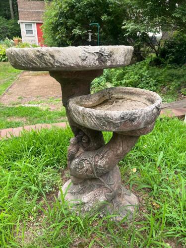 Massarelli&rsquo;s Two-Tier Concrete Bird Bath