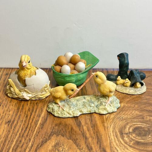 Lowell Davis Schmid Farm Chick Figurines