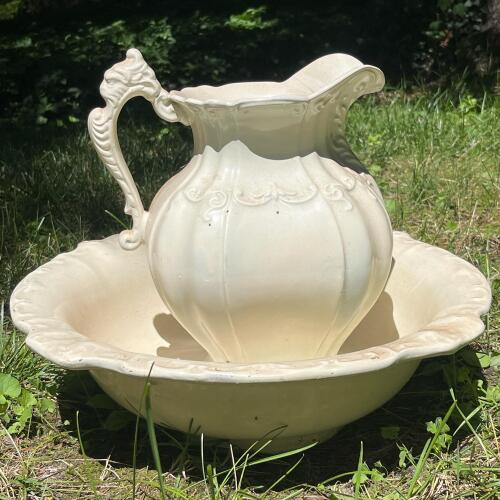 Vintage Victorian-Style Ceramic Pitcher and Basin Set