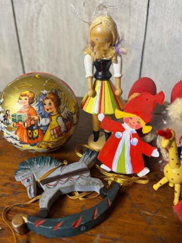 Vintage Christmas Ornaments and Nested Papier-M&acirc;ch&eacute; Bauble