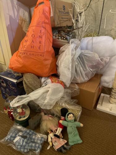 Lot of Mixed Holiday Decorations
