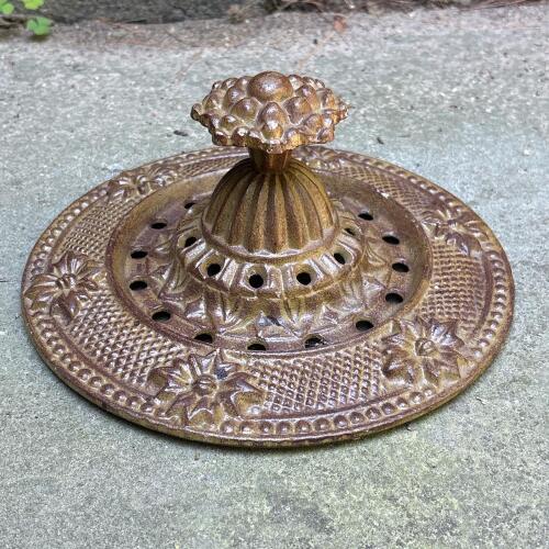 Hen-Feathers Cast Iron Decorative Vent Cover