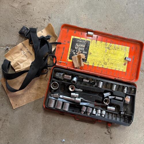 Nobility SAE & Metric Socket Set in Orange Metal Case