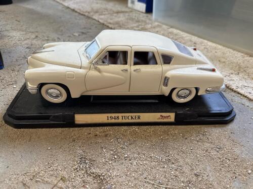 Road Signature 1948 Tucker Die-Cast Model Car