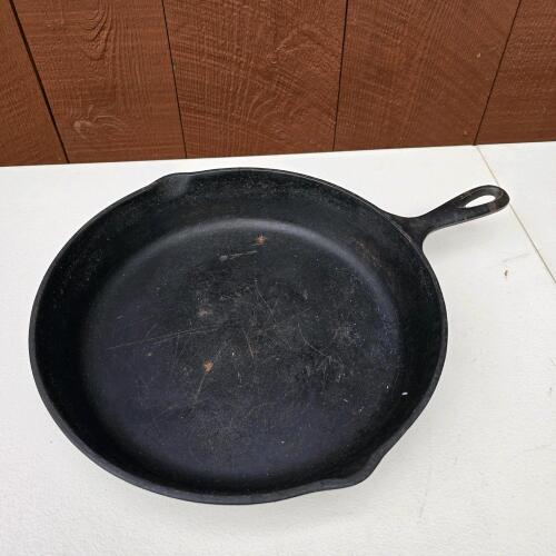 Cast Iron Skillet No. 10 Made in USA