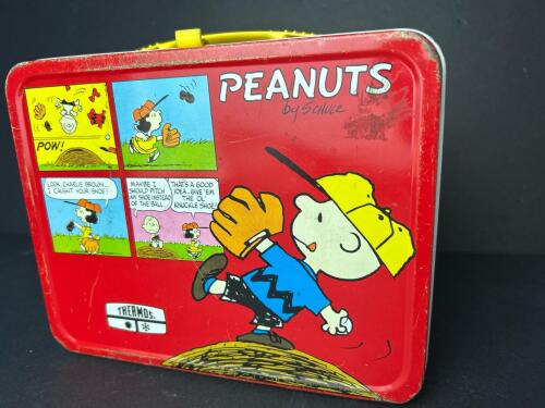 Peanuts Metal Lunchbox with Comic Strip Decor