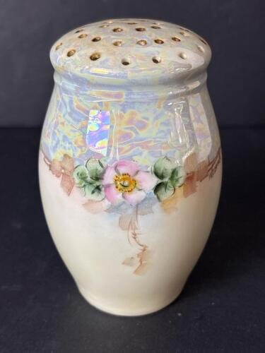 Hand Painted Floral Shaker Signed M.E. Steele Studio Spokane