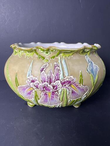 Pretty Muriaga Small Footed Bowl With Iris Motif