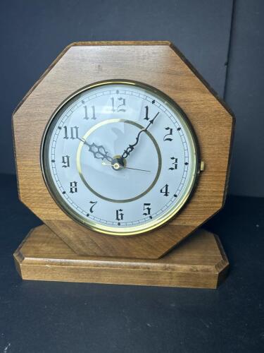 Wooden Mantel Clock With Quartz Movement