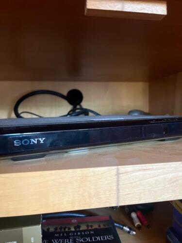 Sony DVP-SR210P CD/DVD Player