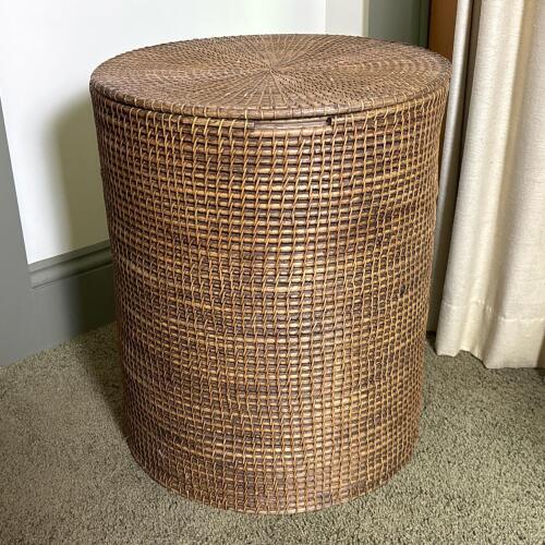 Rustic Round Lidded Wicker Hamper (2 of 2)
