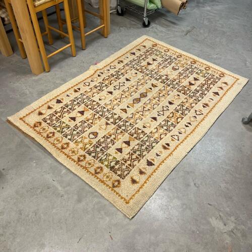 Geometric Pattern Wool Area Rug in the Manner of Southwestern Style