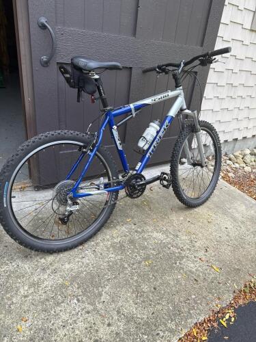 Trek 4500 Mountain Bike with RockShox Judy Front Suspension