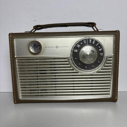 Vintage General Electric Portable Radio