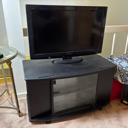 Panasonic 31&rdquo; Viera LCD TV & Media Console Stand