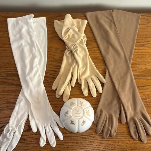 Trio of Ladies' Gloves and Nina Ricci L'Air du Temps Powder