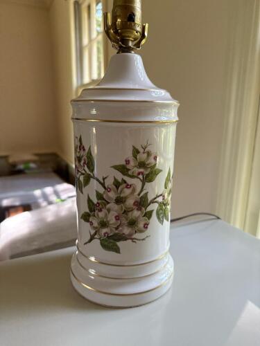 Porcelain Floral Table Lamp in the Traditional Style