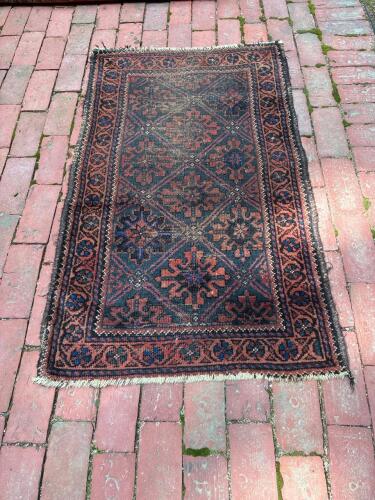 Oriental-Style Wool Rug with Geometric Motifs
