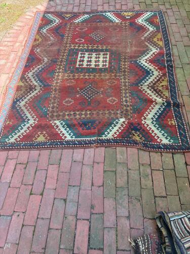Geometric Pattern Kilim-Style Wool Rug