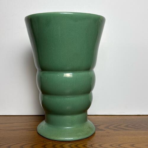 Green Art Deco-Style Ceramic Vase