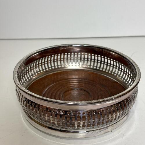 Barker Ellis English Metal and Wood Wine Coaster