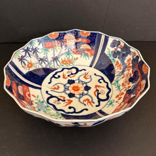 Imari-Style Scalloped Porcelain Bowl