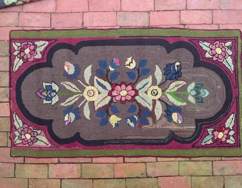Antique Early American Folk Art Floral Hooked Rug