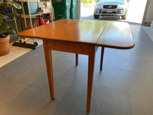 Hepplewhite Drop Leaf Table