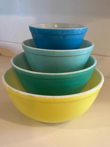 Pyrex Mixing Bowls in Primary Colors