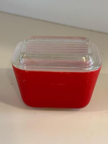 Pyrex Red Refrigerator Dish with Glass Lid
