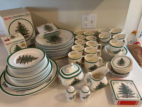 Spode Christmas Tree Pattern Dinnerware Collection