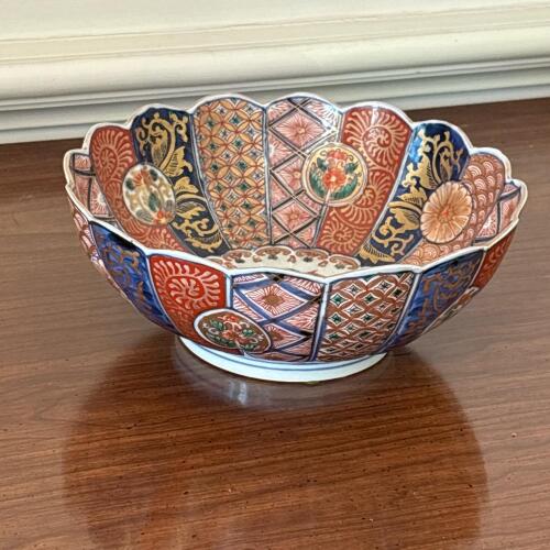 Japanese Imari Porcelain Scalloped Bowl