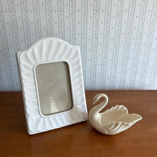 Lenox Swan Figurine and Ceramic Frame