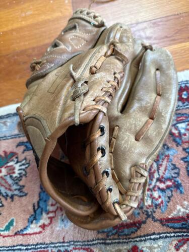MacGregor Tommy Holmes Autograph Model Baseball Glove