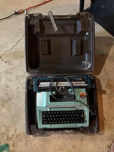 Smith-Corona Coronet XL Electric Typewriter with Case