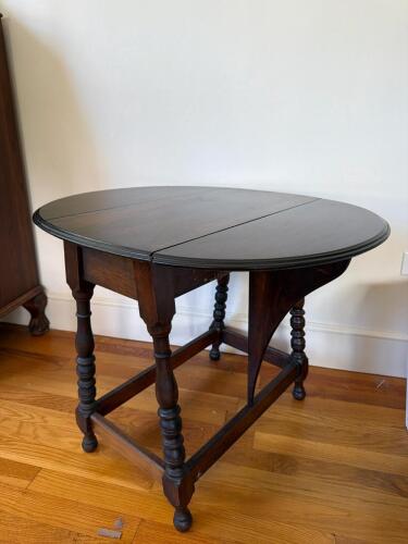 Small Drop Leaf Table in Early Colonial-Style