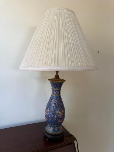 Cloisonn&eacute;-Style Table Lamp with Floral Motif