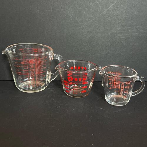 Pyrex Glass Measuring Cups Set