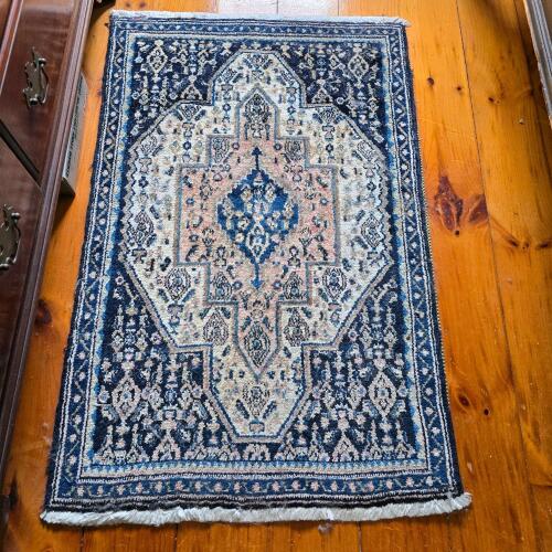 Persian Style Rug in Traditional Geometric Medallion Style