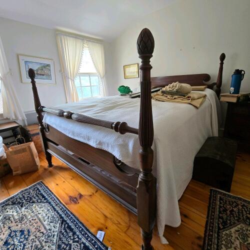 Four Poster Bed in Federal-Style Mahogany Finish