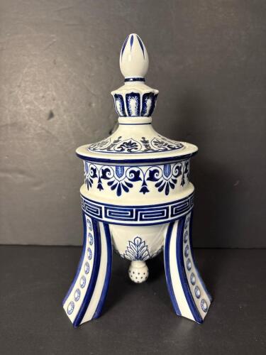 Blue and White Porcelain Lidded Potpourri Jar in the Neoclassical Style
