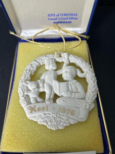 Gorham Joys of Christmas 1976 Parian Medallion Ornament