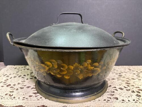 Toleware Hand Painted Metal Steam Pot with Lid