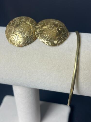 14K Yellow Gold Bangle with Gold Earrings with Engraved Motif
