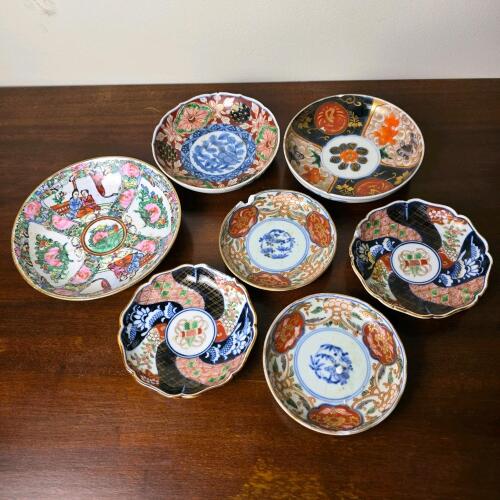 Decorative Japanese-Style Porcelain Chipped Bowls Assortment